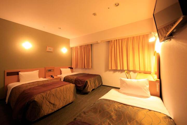 Room 17 of 48