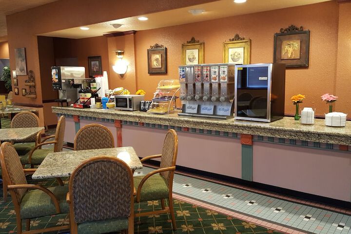 Breakfast/Coffee Service 62 of 101