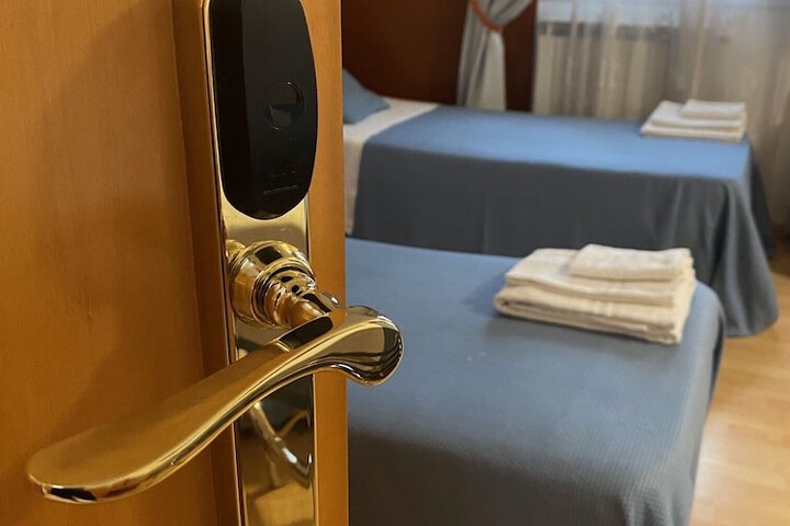 Room 41 of 170