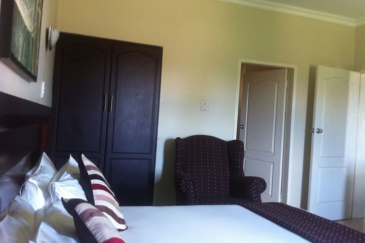 Room 9 of 30