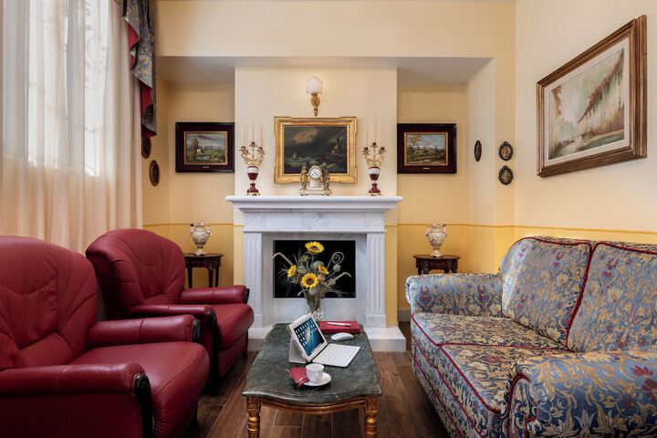 Entrance & Lobby