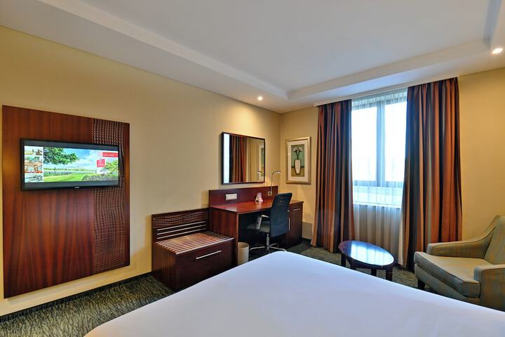 Room 5 of 30