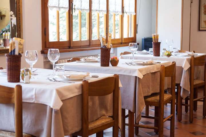 Dining 40 of 59