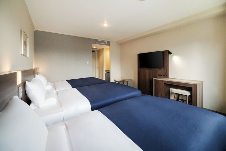 Room 22 of 46