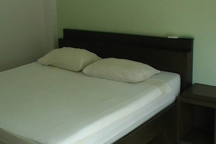 Room 4 of 11