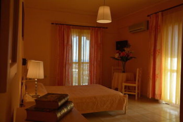 Room 10 of 21