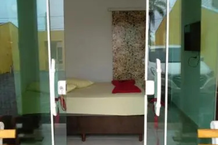 Room 4 of 20