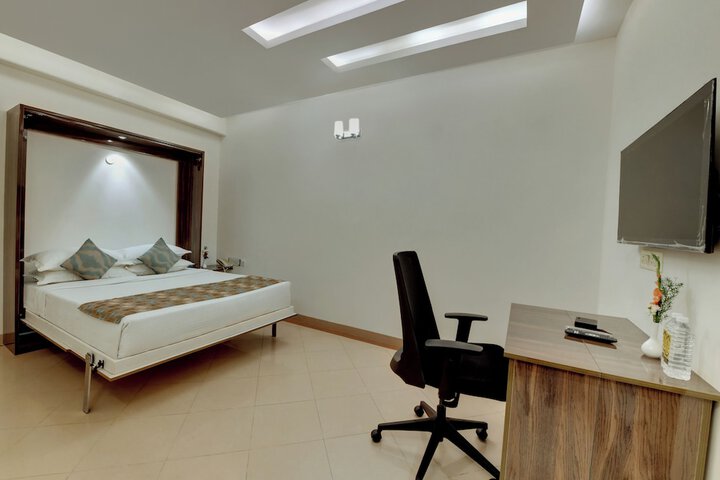 Room 17 of 42