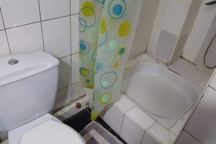 Room 7 of 12