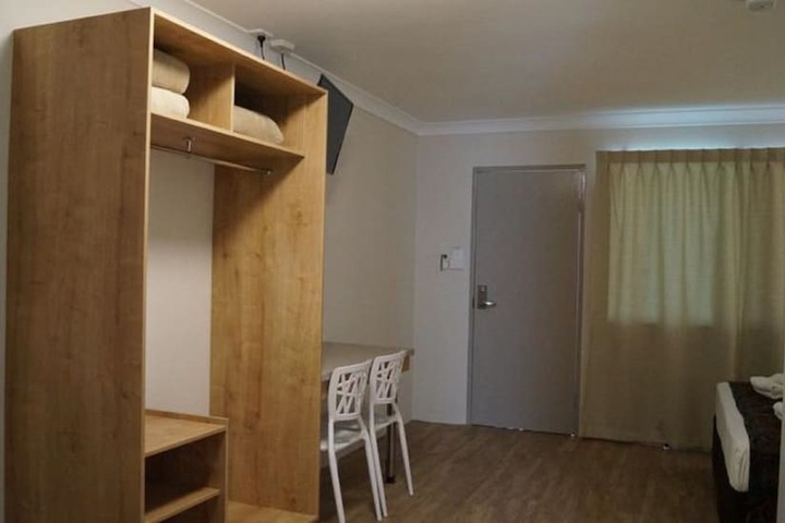 Room 5 of 39