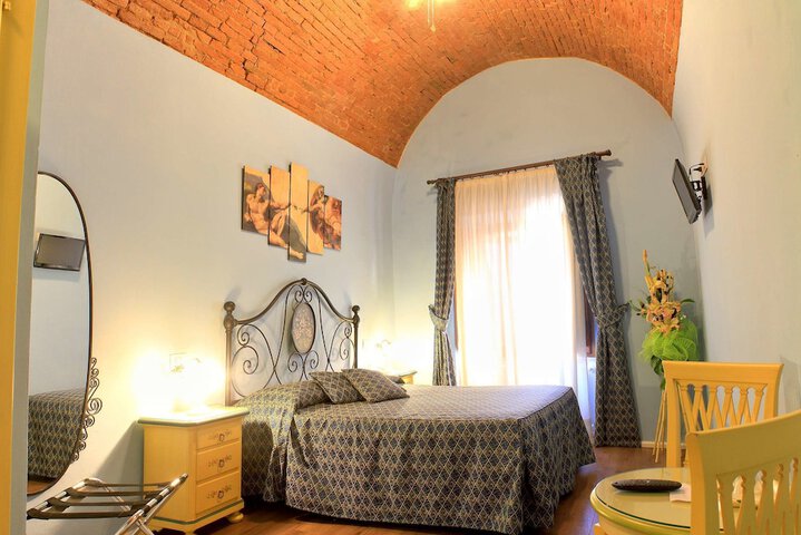 Room 5 of 50