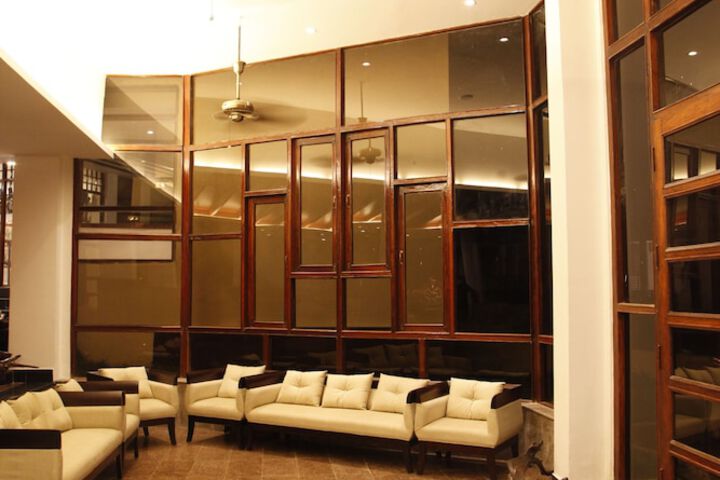 Hotel Interior 4 of 33
