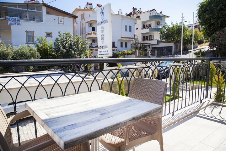 Terrace/Patio 3 of 44