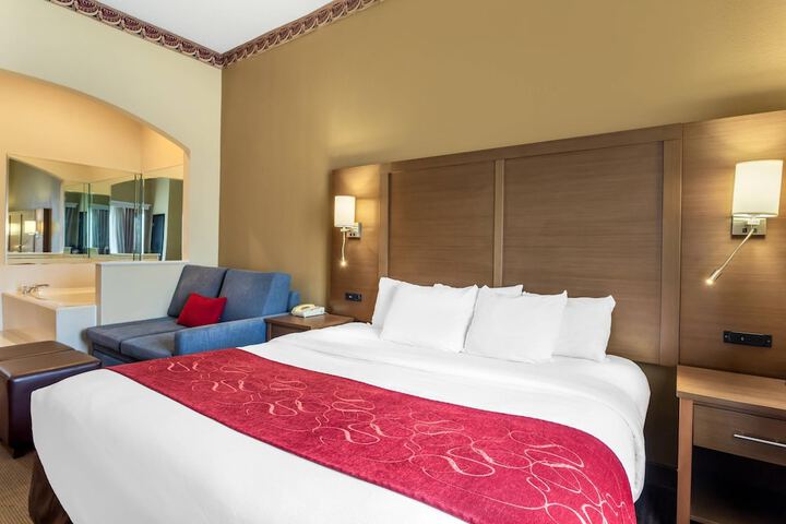 Room 32 of 59