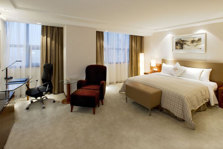Room 8 of 22
