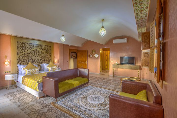 Room 2 of 96