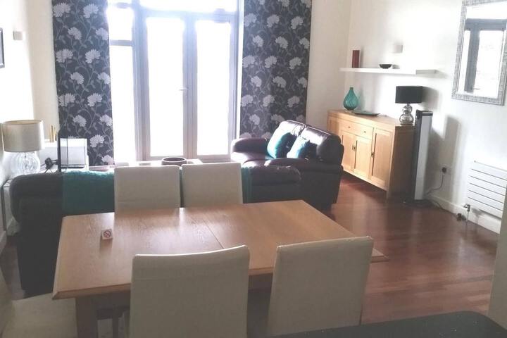 Room 3 of 6