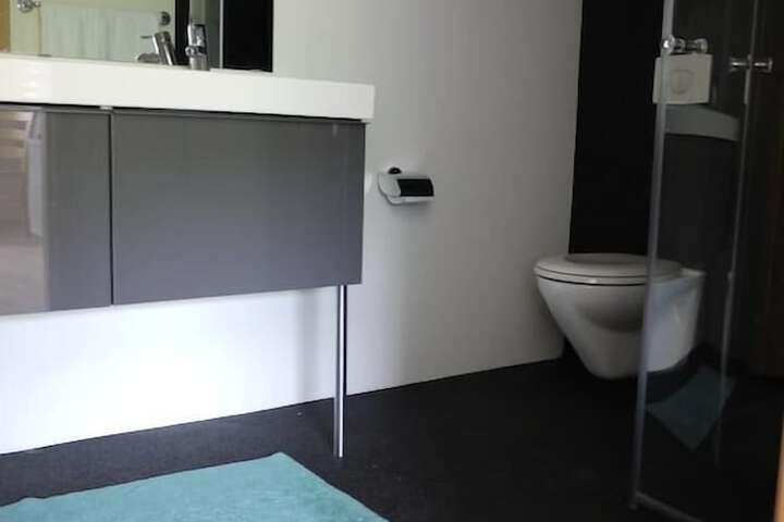 Room 34 of 64