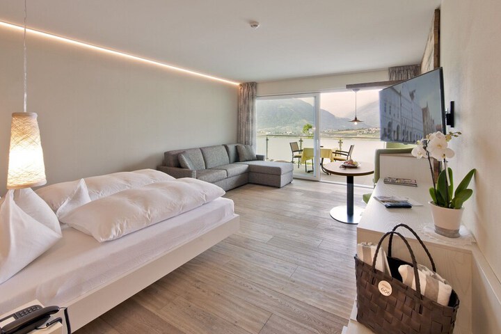 Room 4 of 4