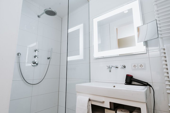 Room 44 of 75
