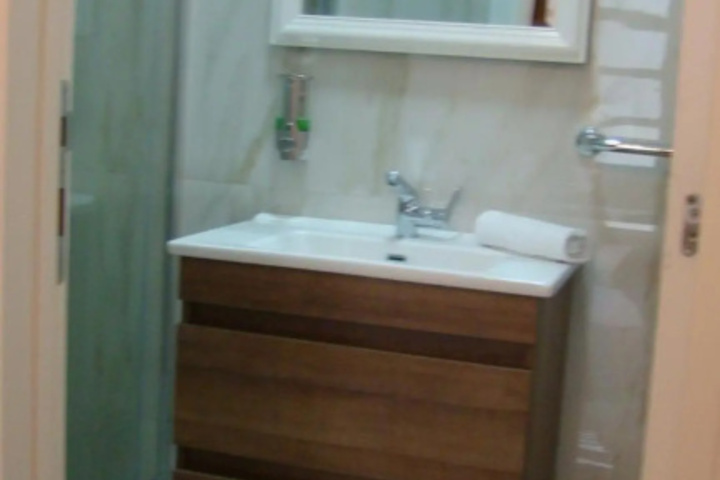 Room 9 of 15