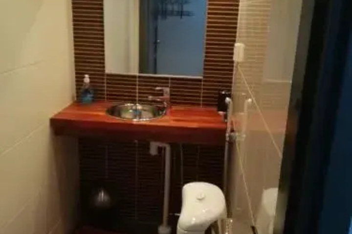 Room 7 of 11
