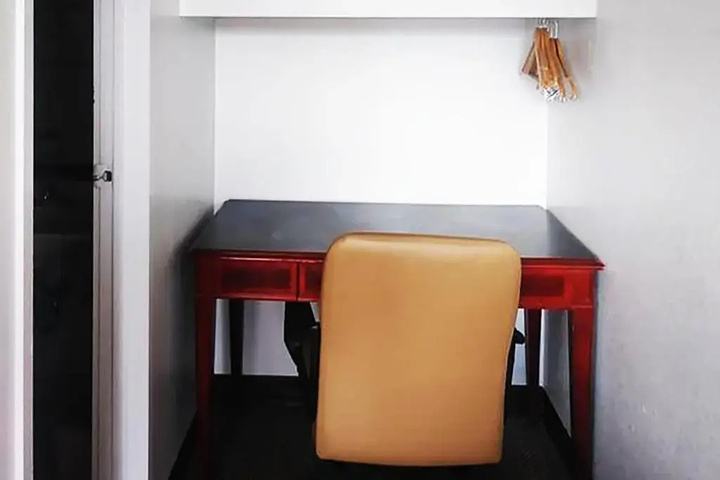 Room 2 of 11