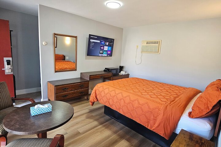 Room 35 of 69