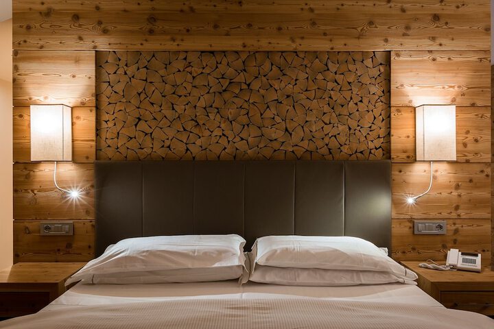 Room 4 of 54