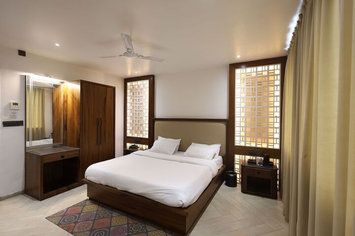 Room 27 of 54