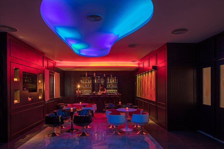 Lounge 61 of 83