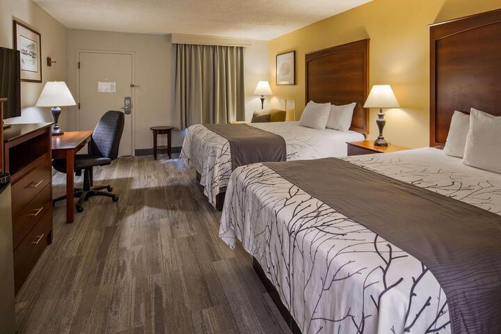 2 Queen Beds High Speed Internet Accessible Microwave and Refrigerator Recliner Coffee Maker Full Breakfast (3 of 3)