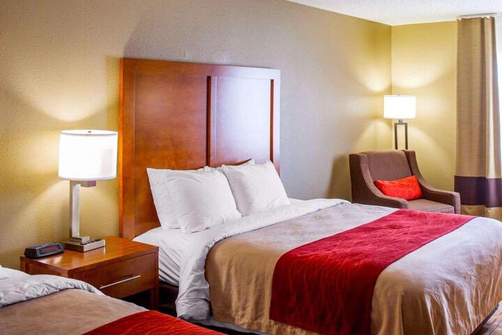 Queen Bed Accessible (5 of 7)