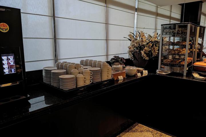 Breakfast/Coffee Service 93 of 141
