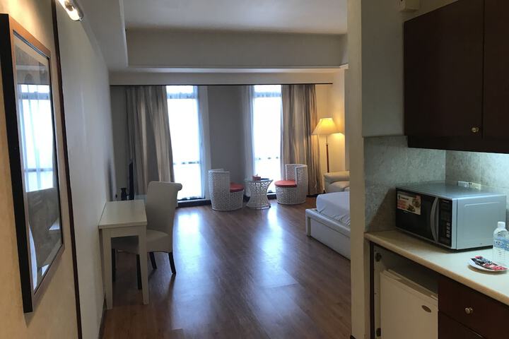 Room 5 of 114