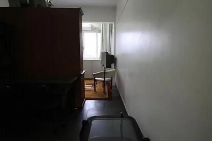 Room 11 of 12