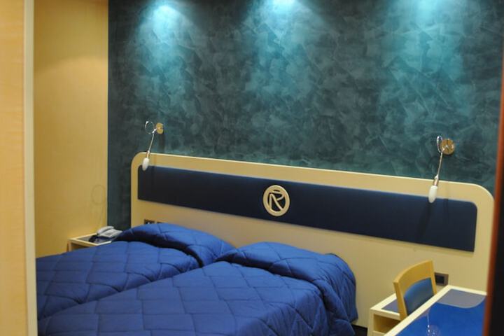 Room 10 of 44