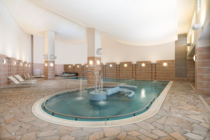 Pool 50 of 134