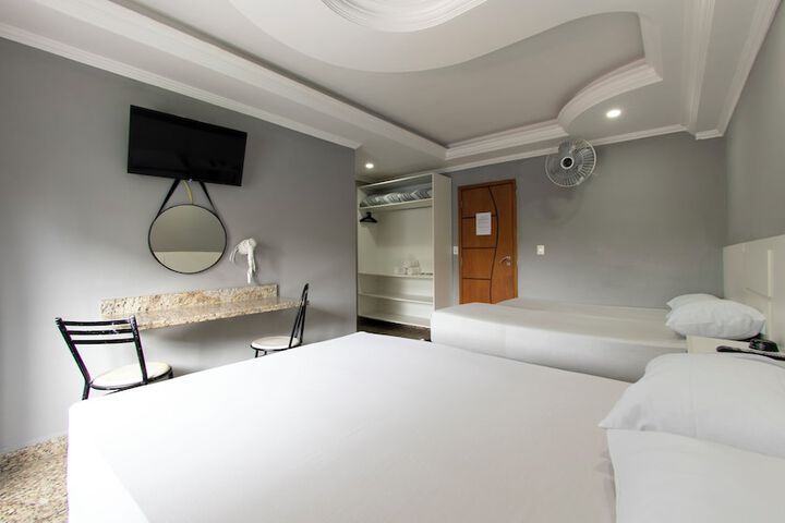 Room 45 of 76