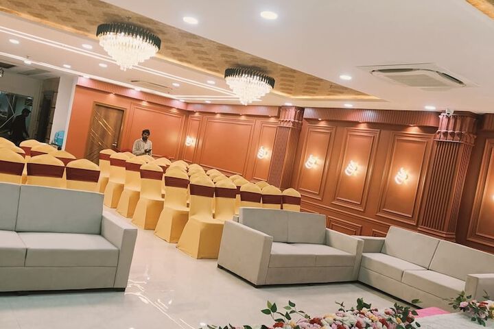 Ballroom/Hall 43 of 70