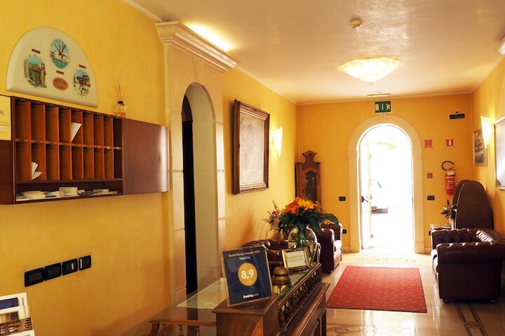 Hotel Interior 4 of 37