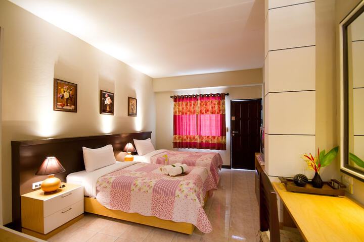 Room 9 of 80