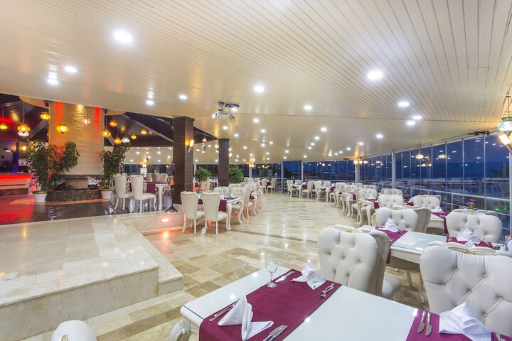 Dining 92 of 141