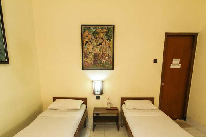 Room 16 of 44