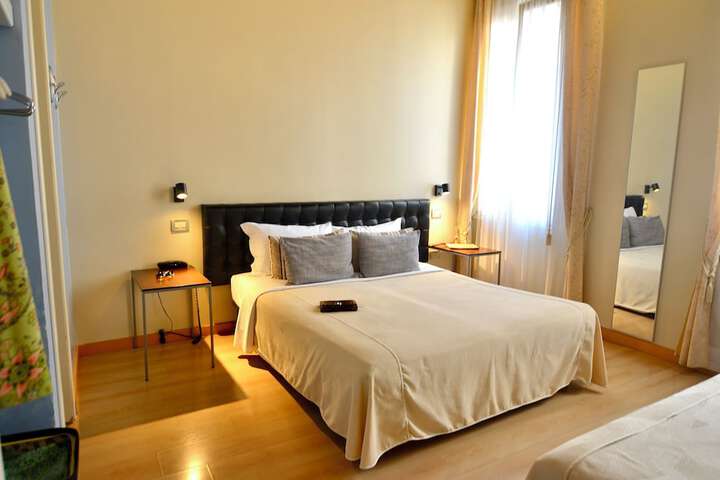 Room 34 of 62