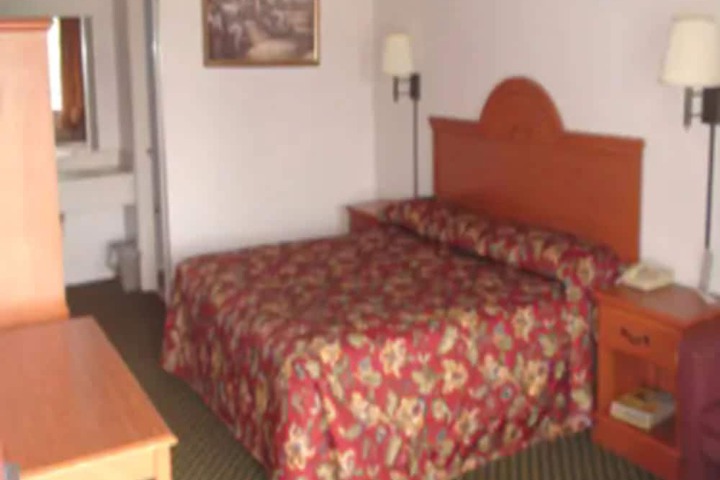 Room 12 of 21