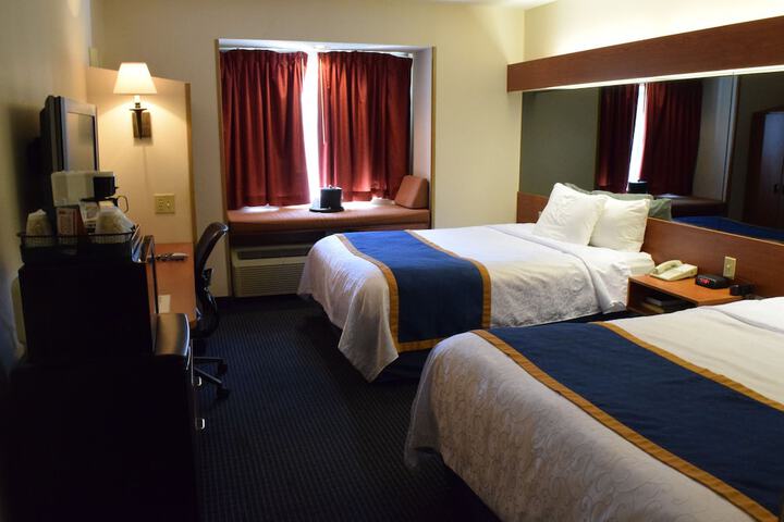 Double Accessible Queen Size Bed (1 of 5)