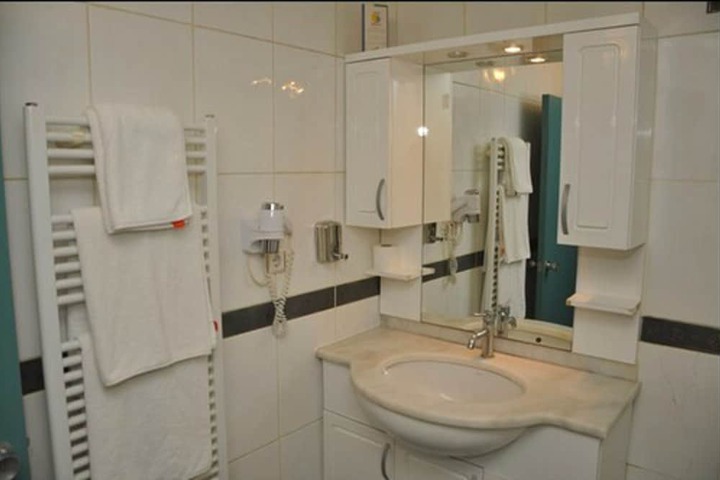 Room 9 of 21