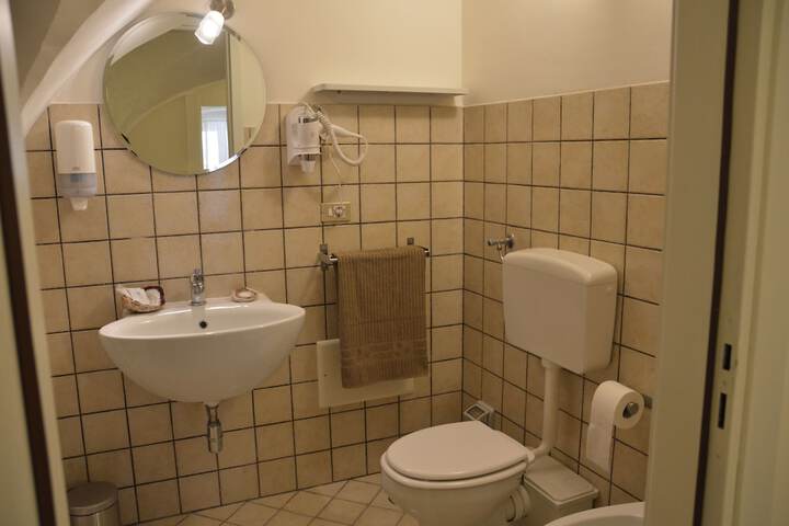 Room 85 of 123