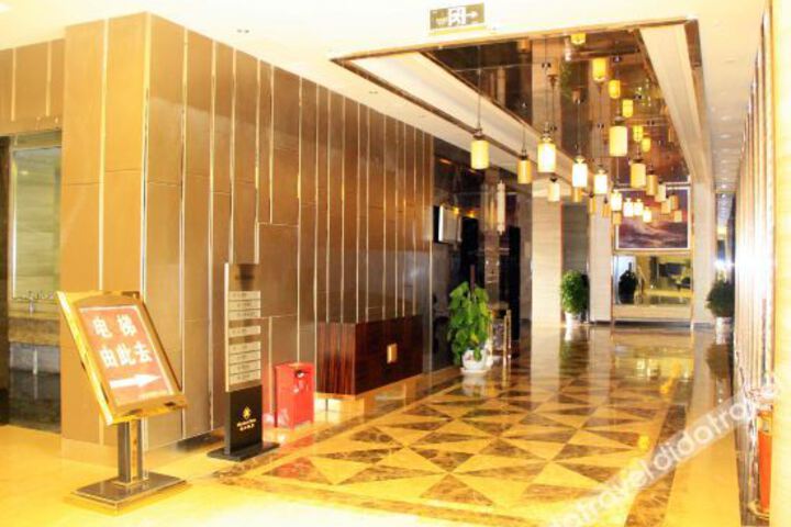Hotel Interior 8 of 25